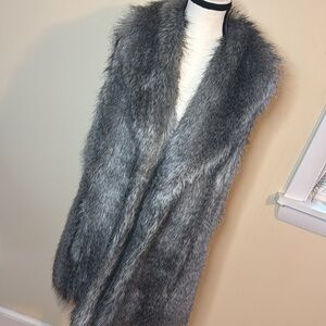 COPY - JLO faux fur grey/black Jennifer Lopez small oversized vest/ pockets